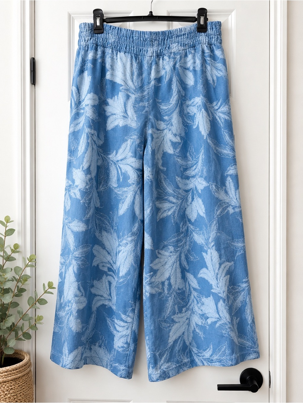 Land N Sea Wide Leg Pull-On Pants | Blue Floral | Never Worn size XL
